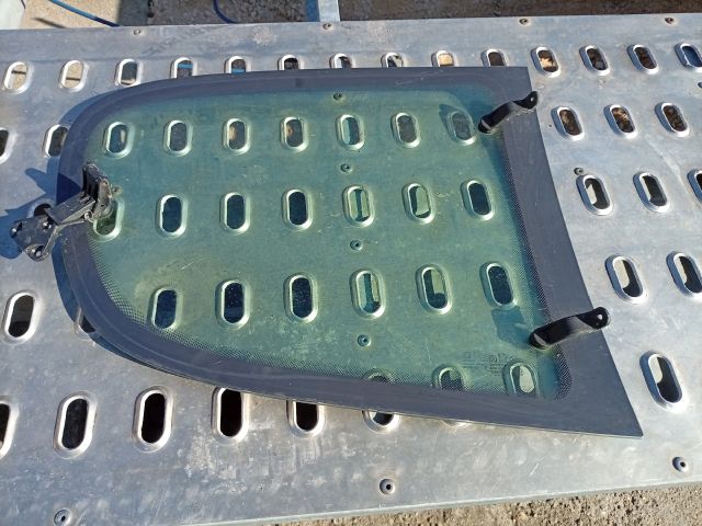 bontott PEUGEOT 206 Bal C Oszlop Oldalablak Üveg