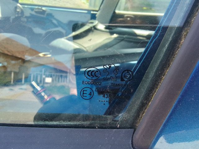 bontott PEUGEOT 206 Bal első Ablak