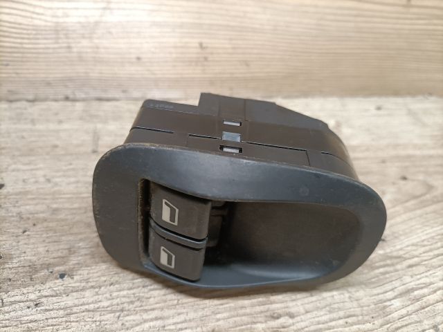 bontott PEUGEOT 206 Bal első Ablakemelő Kapcsoló