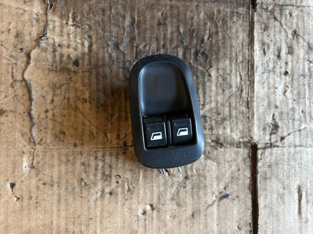 bontott PEUGEOT 206 Bal első Ablakemelő Kapcsoló