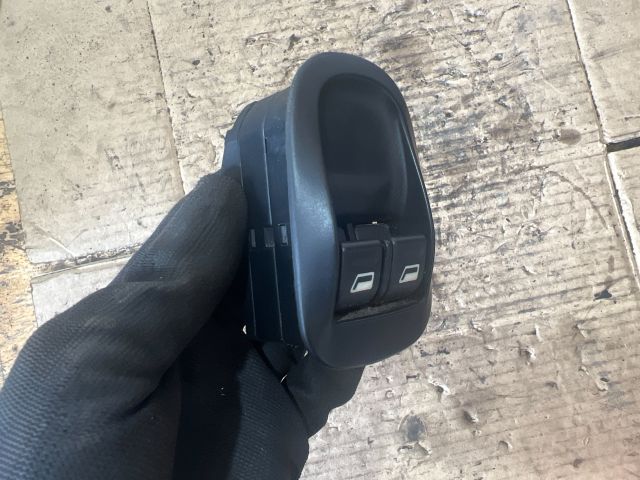 bontott PEUGEOT 206 Bal első Ablakemelő Kapcsoló