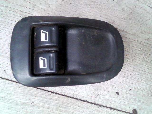 bontott PEUGEOT 206 Bal első Ablakemelő Kapcsoló