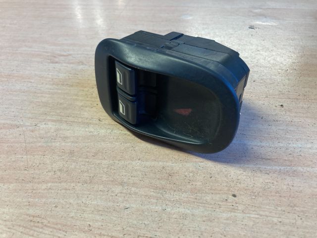 bontott PEUGEOT 206 Bal első Ablakemelő Kapcsoló