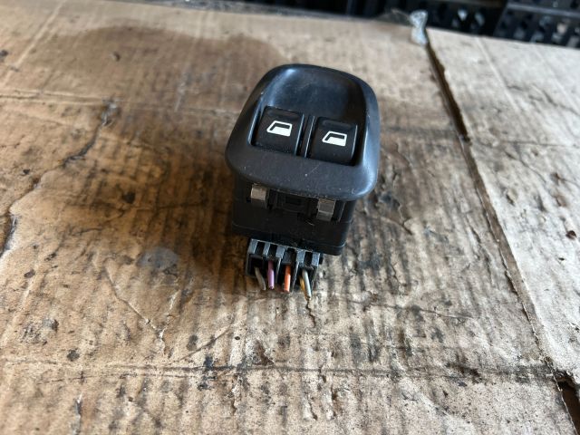 bontott PEUGEOT 206 Bal első Ablakemelő Kapcsoló