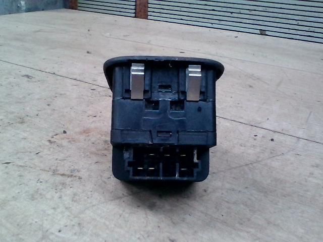 bontott PEUGEOT 206 Bal első Ablakemelő Kapcsoló