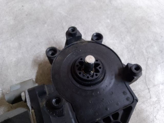 bontott PEUGEOT 206 Bal első Ablakemelő Motor