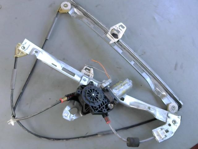 bontott PEUGEOT 206 Bal első Ablakemelő Szerkezet (Elektromos)