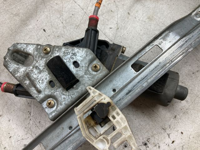 bontott PEUGEOT 206 Bal első Ablakemelő Szerkezet (Elektromos)