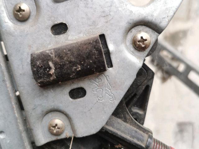 bontott PEUGEOT 206 Bal első Ablakemelő Szerkezet (Elektromos)