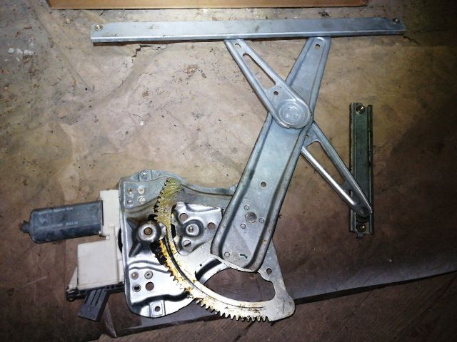 bontott PEUGEOT 206 Bal első Ablakemelő Szerkezet (Elektromos)