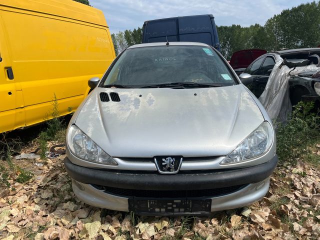 bontott PEUGEOT 206 Bal első Ajtó Díszléc