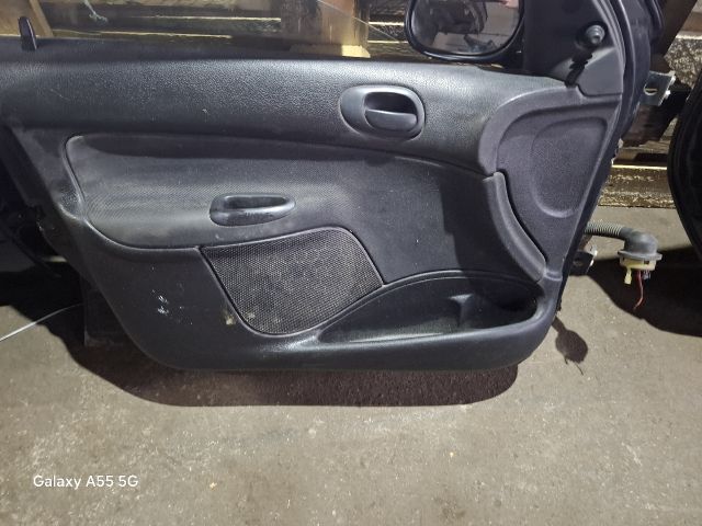 bontott PEUGEOT 206 Bal első Ajtó (Részeivel)