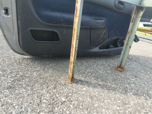 bontott PEUGEOT 206 Bal első Ajtó (Részeivel)