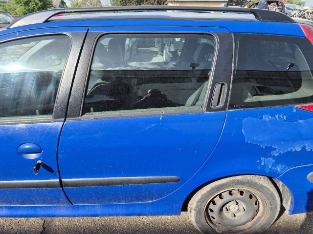 bontott PEUGEOT 206 Bal első Ajtó (Részeivel)