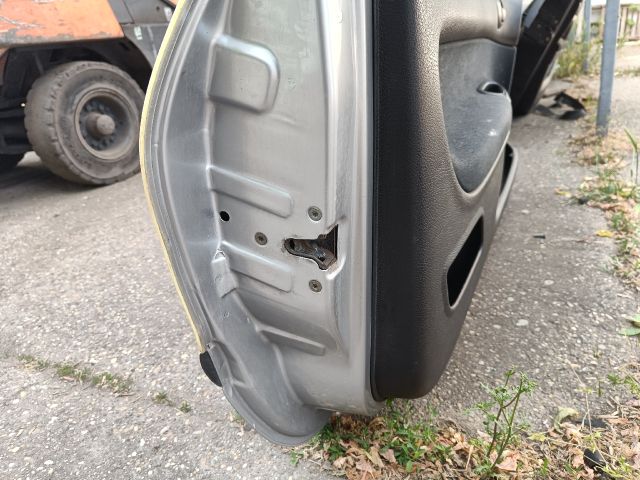 bontott PEUGEOT 206 Bal első Ajtó (Részeivel)