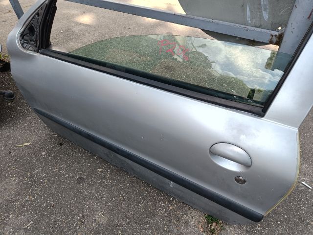 bontott PEUGEOT 206 Bal első Ajtó (Részeivel)