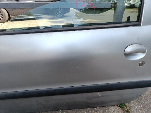 bontott PEUGEOT 206 Bal első Ajtó (Részeivel)