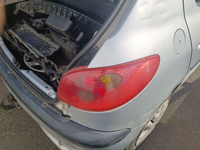 bontott PEUGEOT 206 Bal első Ajtóhatároló