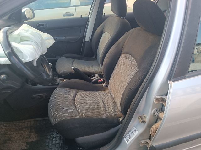 bontott PEUGEOT 206 Bal első Ajtóhatároló