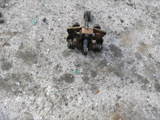 bontott PEUGEOT 206 Bal első Ajtóhatároló