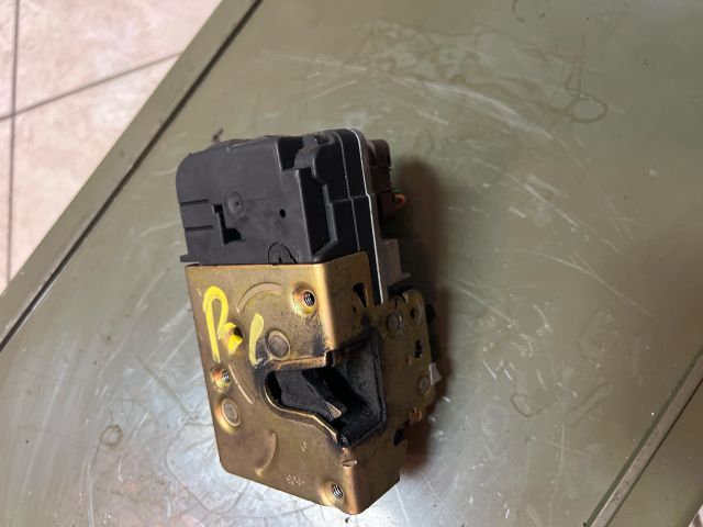 bontott PEUGEOT 206 Bal első Ajtózár