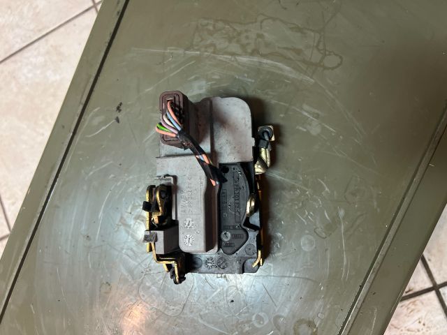 bontott PEUGEOT 206 Bal első Ajtózár