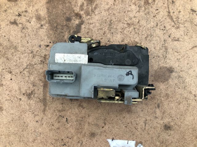 bontott PEUGEOT 206 Bal első Ajtózár