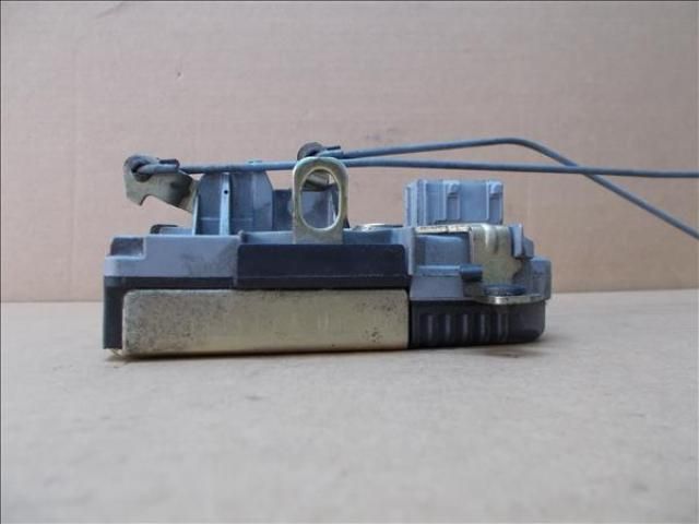 bontott PEUGEOT 206 Bal első Ajtózár