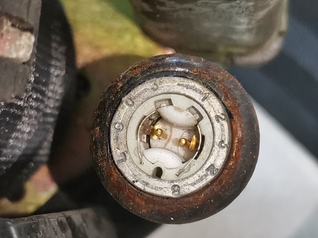 bontott PEUGEOT 206 Bal első Biztonsági Öv