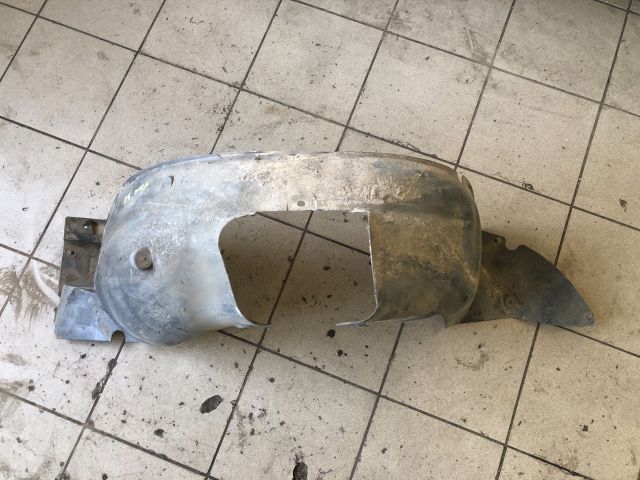 bontott PEUGEOT 206 Bal első Első Dobbetét (Kerékjárati, Műanyag)