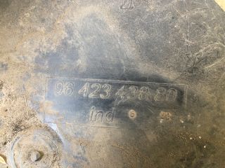 bontott PEUGEOT 206 Bal első Első Dobbetét (Kerékjárati, Műanyag)