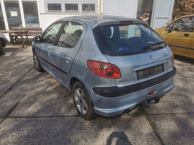 bontott PEUGEOT 206 Bal első Sárvédő