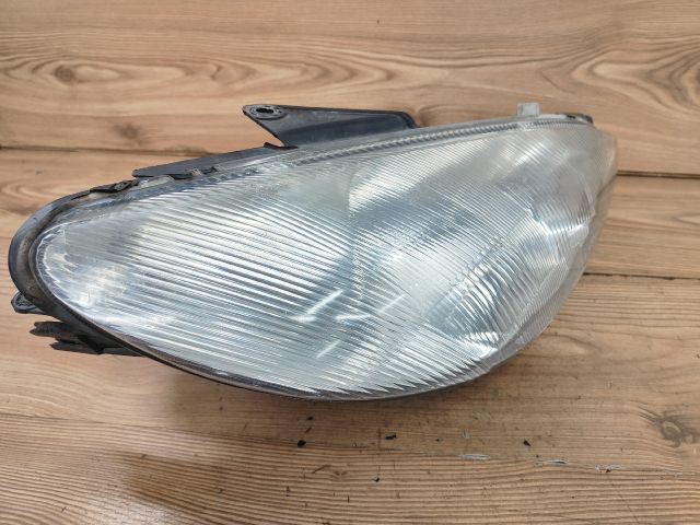 bontott PEUGEOT 206 Bal Fényszóró
