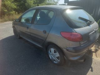 bontott PEUGEOT 206 Bal Gólyaláb Csonkállvánnyal