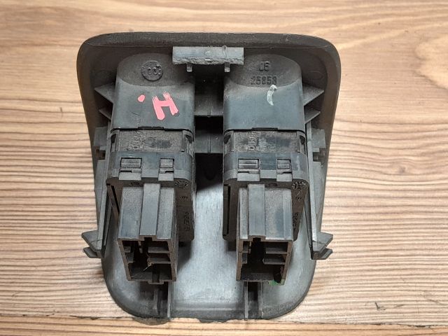 bontott PEUGEOT 206 Bal hátsó Ablakemelő Kapcsoló