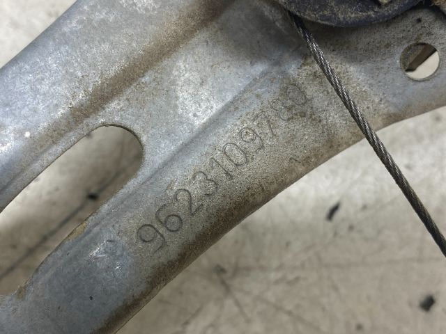 bontott PEUGEOT 206 Bal hátsó Ablakemelő Szerkezet (Mechanikus)