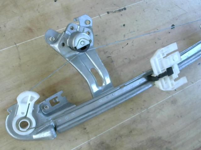 bontott PEUGEOT 206 Bal hátsó Ablakemelő Szerkezet (Mechanikus)
