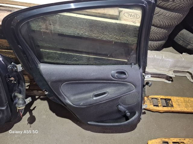 bontott PEUGEOT 206 Bal hátsó Ajtó (Részeivel)