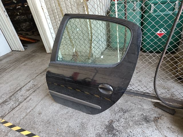 bontott PEUGEOT 206 Bal hátsó Ajtó (Részeivel)