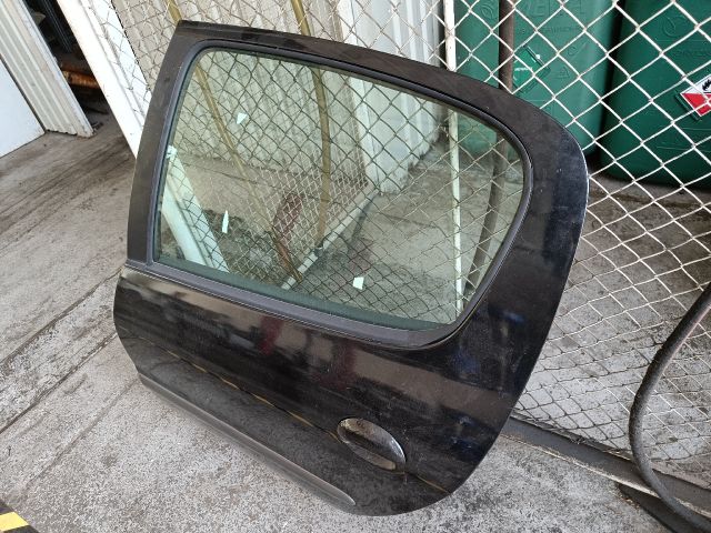 bontott PEUGEOT 206 Bal hátsó Ajtó (Részeivel)