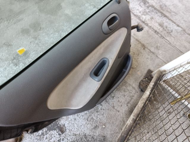 bontott PEUGEOT 206 Bal hátsó Ajtó (Részeivel)