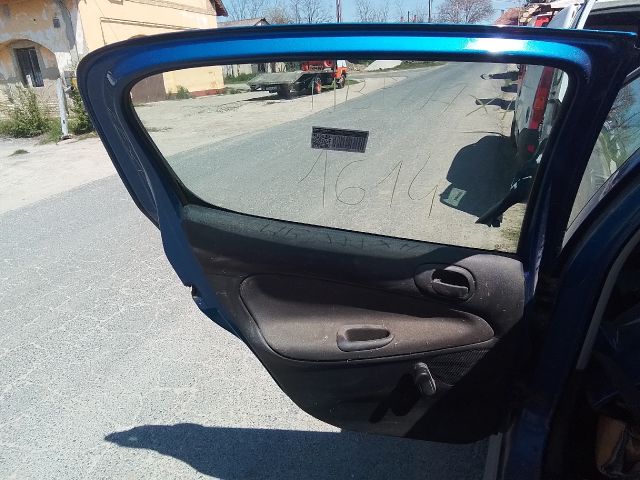bontott PEUGEOT 206 Bal hátsó Ajtó (Üres lemez)