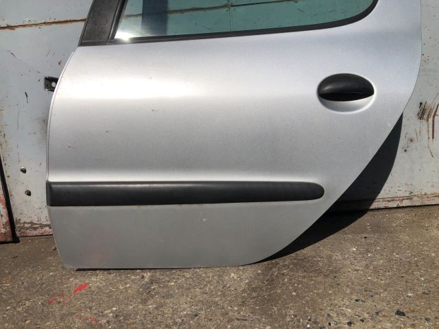 bontott PEUGEOT 206 Bal hátsó Ajtó (Üres lemez)