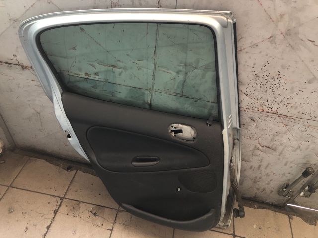 bontott PEUGEOT 206 Bal hátsó Ajtó (Üres lemez)