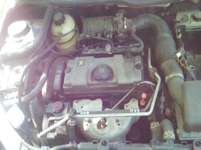 bontott PEUGEOT 206 Bal hátsó Ajtó (Üres lemez)