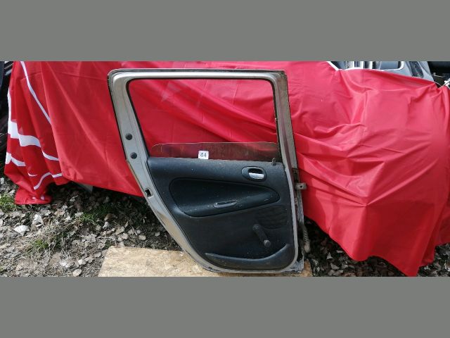 bontott PEUGEOT 206 Bal hátsó Ajtó (Üres lemez)