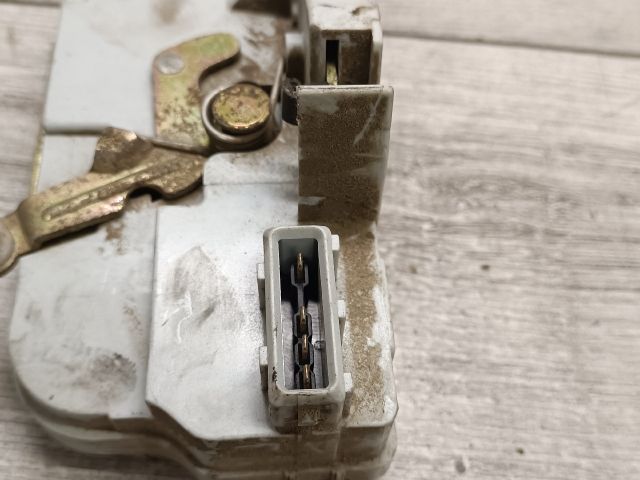 bontott PEUGEOT 206 Bal hátsó Ajtózár