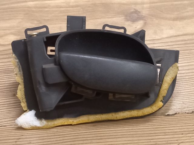 bontott PEUGEOT 206 Bal hátsó Belső Kilincs