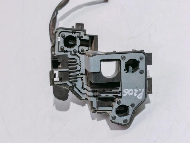 bontott PEUGEOT 206 Bal Hátsó Lámpa Foglalat