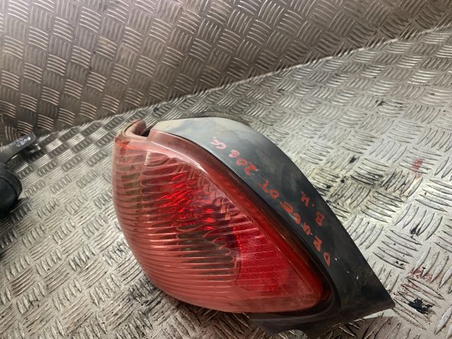 bontott PEUGEOT 206 Bal Hátsó Lámpa